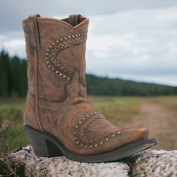 Laredo Shoes - NIB Laredo Leather Studded Snip Toe Cowboy Booties Womens Brown Casual Boots